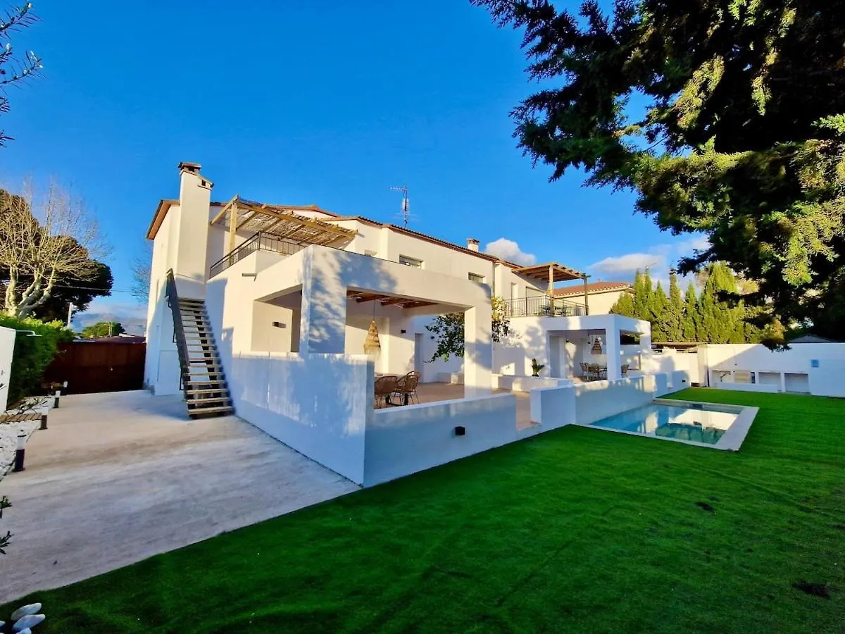 Villa Gorgot With A Pool And Private Parking Empuriabrava 0*,  Spain