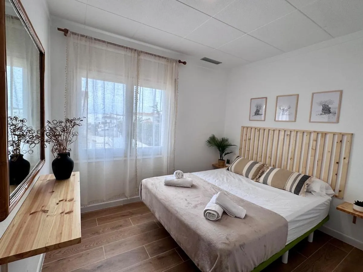 Villa Gorgot With A Pool And Private Parking Empuriabrava İspanya