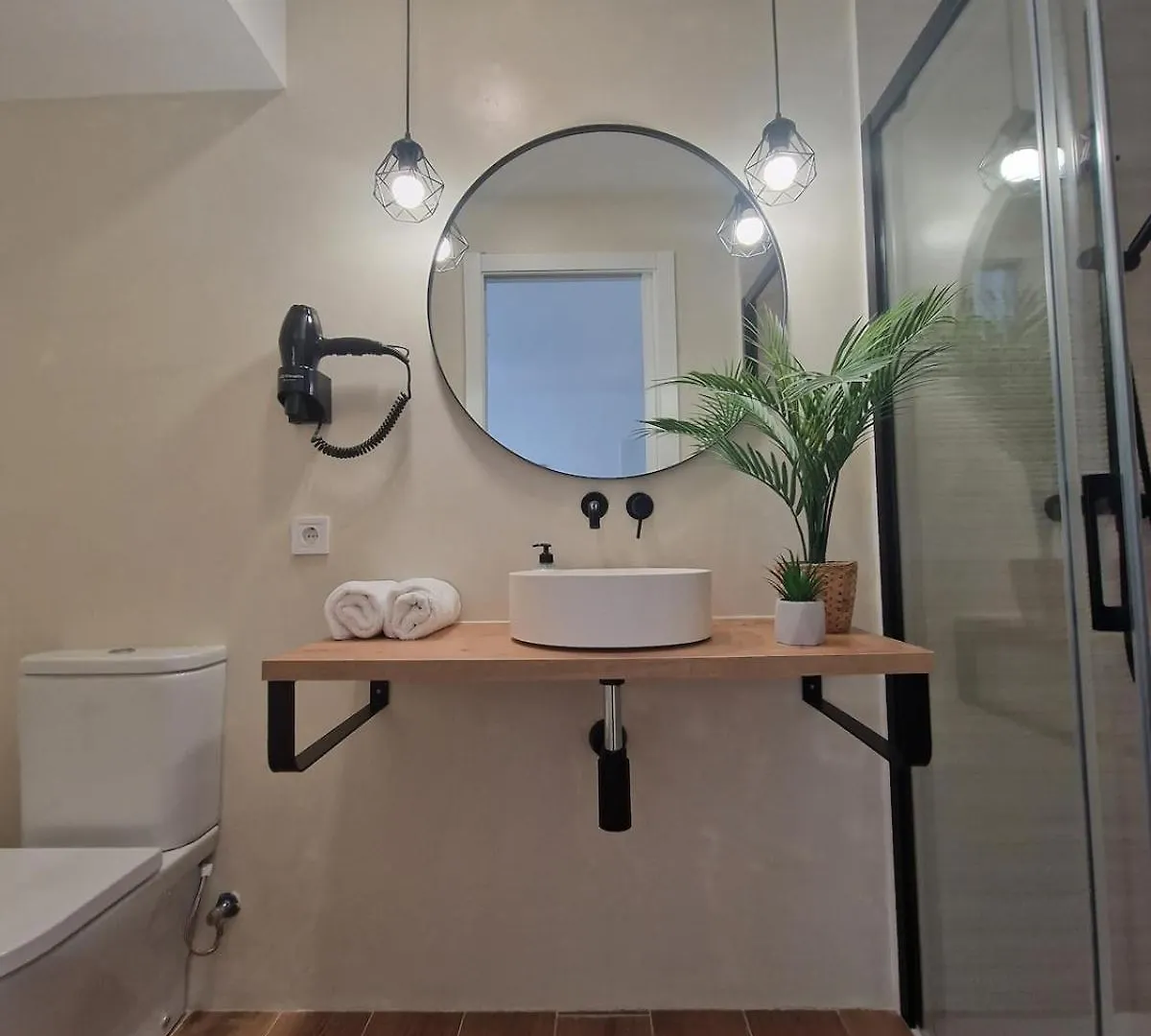 Villa Gorgot With A Pool And Private Parking Empuriabrava Spain