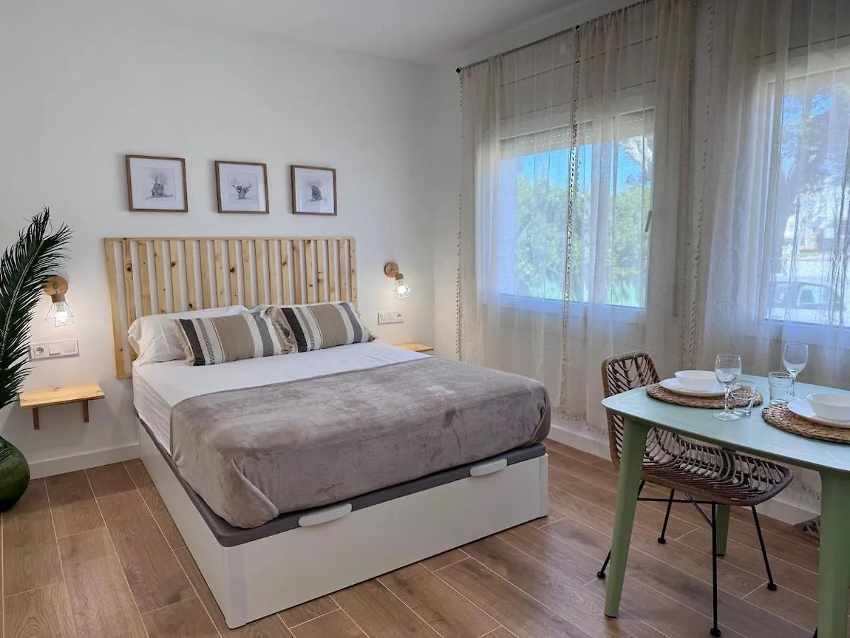 Villa Gorgot With A Pool And Private Parking Empuriabrava