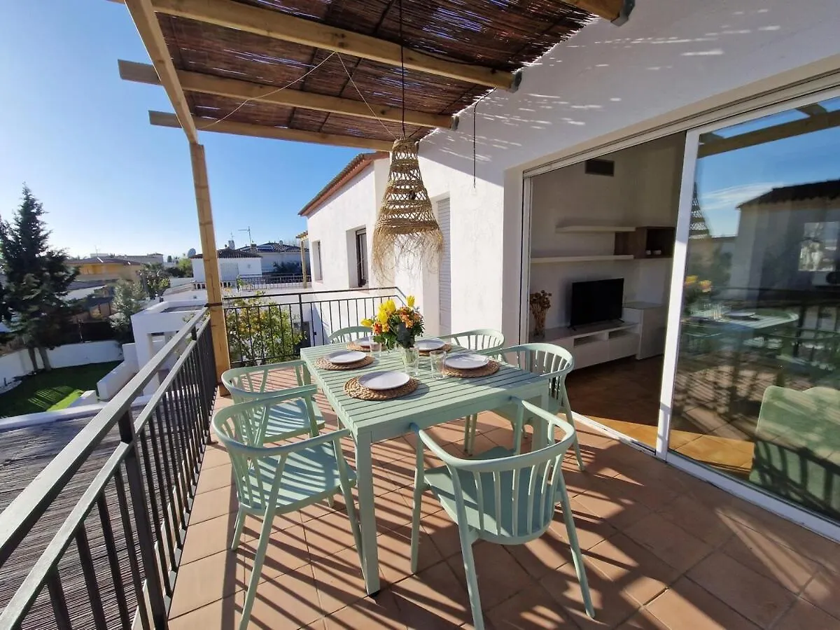 Villa Gorgot With A Pool And Private Parking Empuriabrava 0*,  İspanya