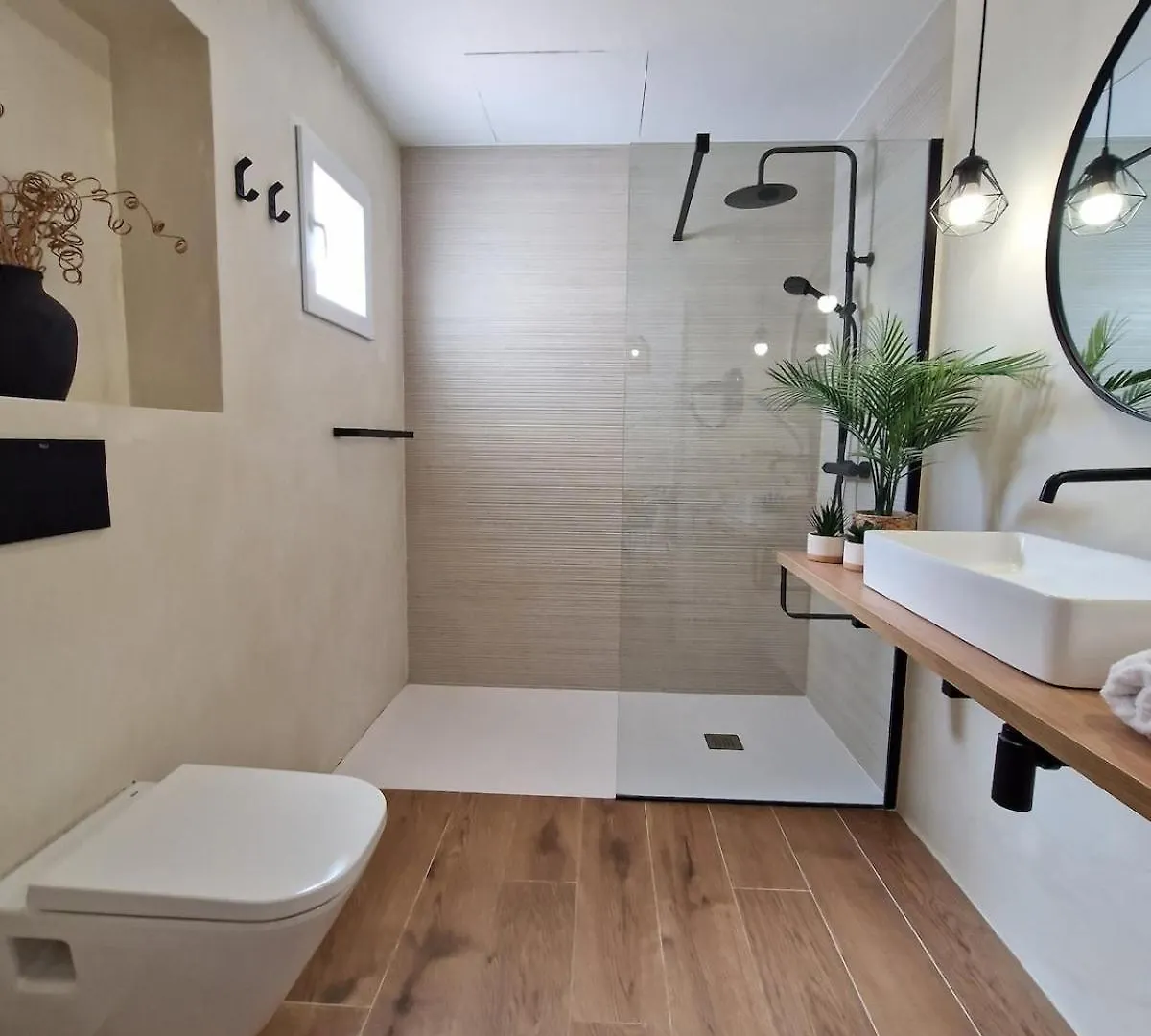 Villa Gorgot With A Pool And Private Parking Empuriabrava