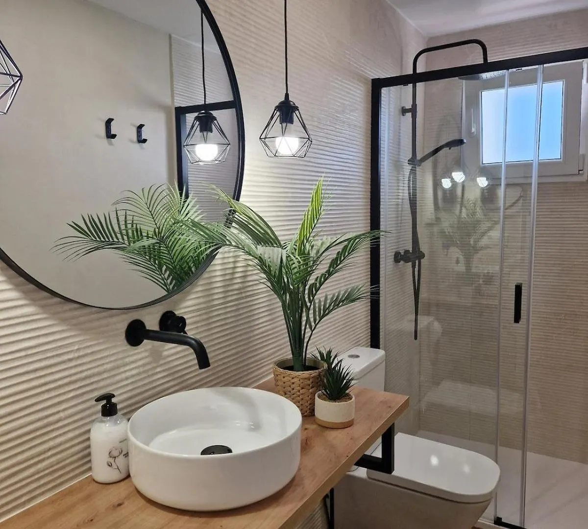 Villa Gorgot With A Pool And Private Parking Empuriabrava
